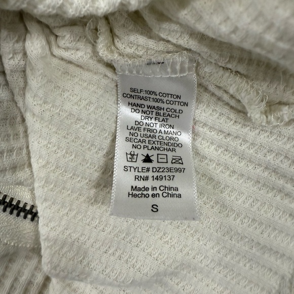 Double Zero Cream Cropped Frayed Hoodie - Picture 5 of 5